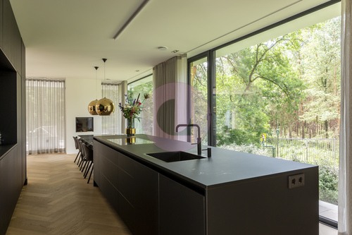 61284 modern
